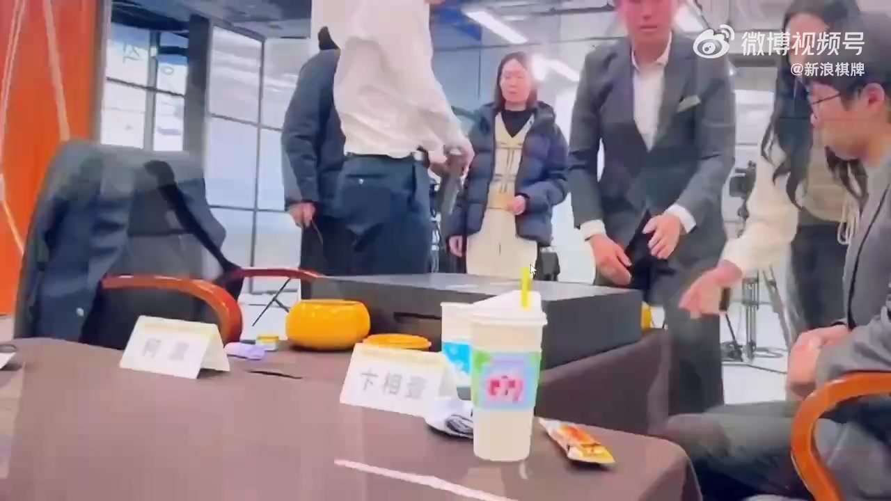 DB视讯官方登录入口像在噩梦中徘徊！柯洁直播哽咽：好几天吃不下东西，没睡过完整觉